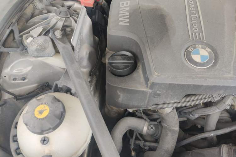 Used BMW 5 Series 2013 525Li Luxury Model Engine Bay Right