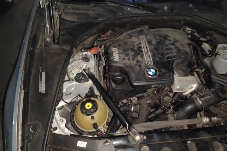 Used BMW 5 Series 2013 525Li Luxury Model Engine Bay Right