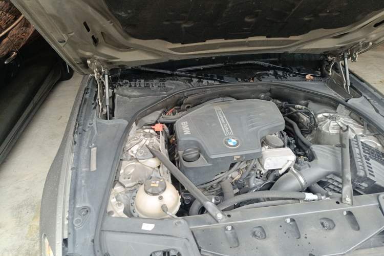 Used BMW 5 Series 2013 520Li Elegant Edition Engine Bay Right