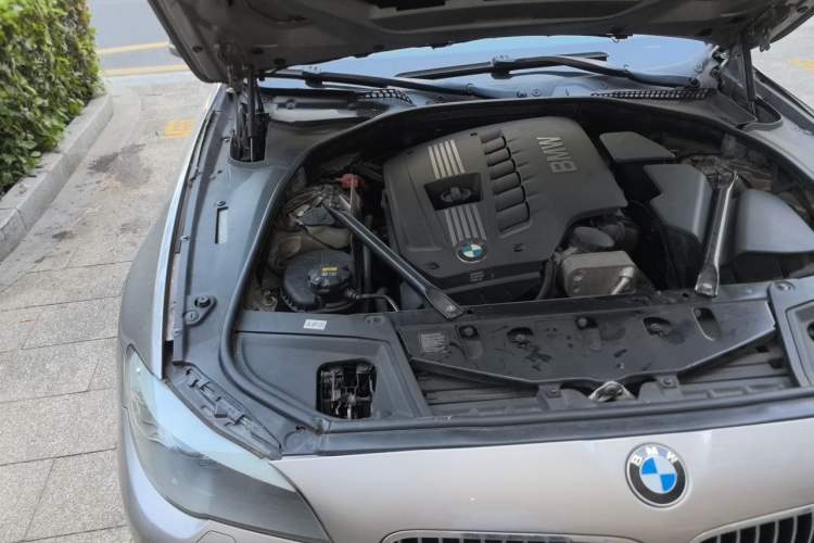Used BMW 5 Series 2013 530Li Leading Model Engine Bay Right