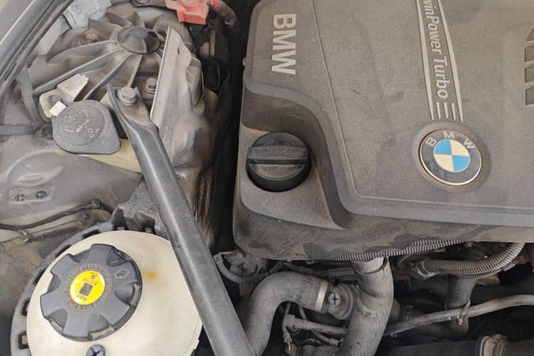 Used BMW 5 Series 2013 520i Elegant Edition Engine Bay Right