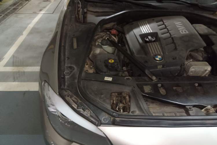 Used BMW 5 Series 2013 530Li Leading Model Engine Bay Right