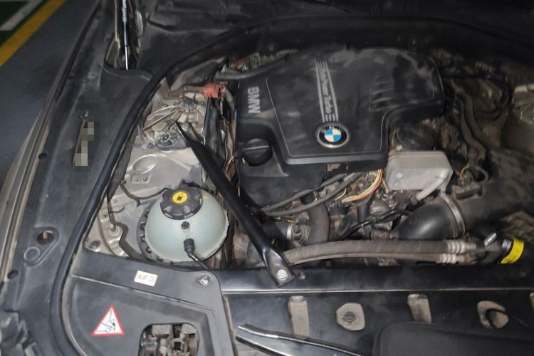 Used BMW 5 Series 2013 525Li Luxury Model Engine Bay Right