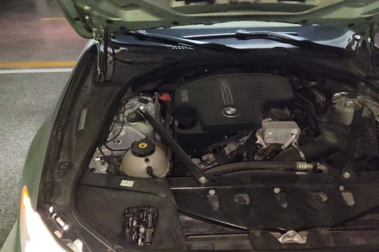 Used BMW 5 Series 2013 525Li Luxury Model Engine Bay Right