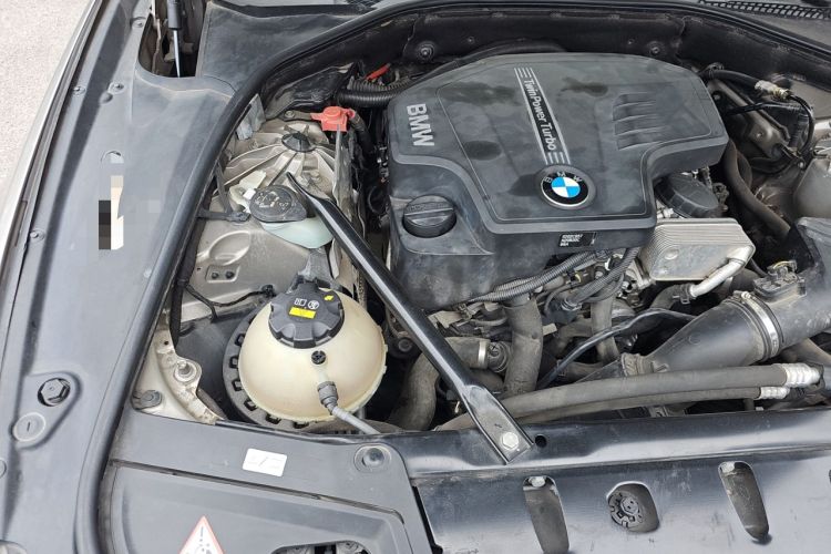 Used BMW 5 Series 2013 525Li Luxury Model Engine Bay Right