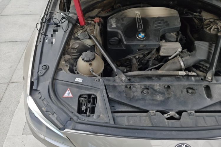Used BMW 5 Series 2013 525Li Leading Model Engine Bay Right