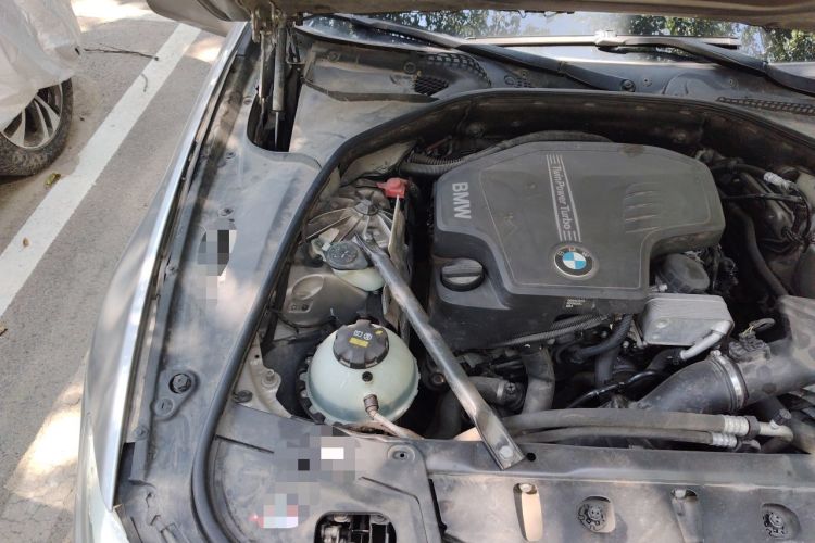 Used BMW 5 Series 2013 525Li Leading Model Engine Bay Right