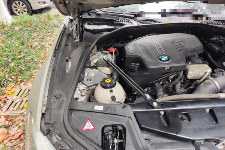Used BMW 5 Series 2013 525Li Luxury Model Engine Bay Right