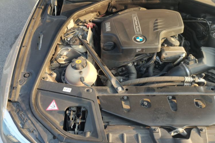 Used BMW 5 Series 2013 525Li Leading Model Engine Bay Right
