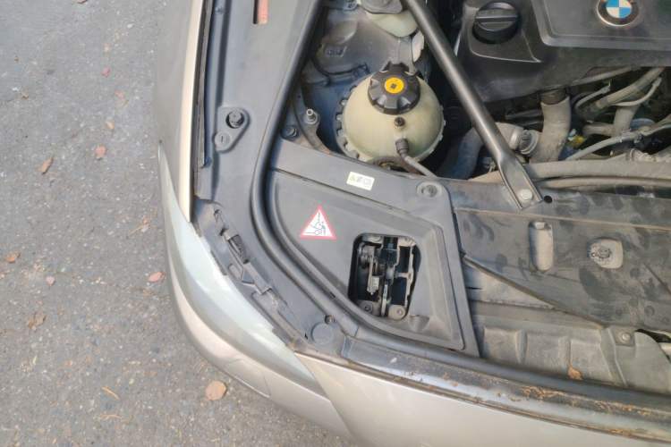 Used BMW 5 Series 2013 520i Elegant Edition Engine Bay Right