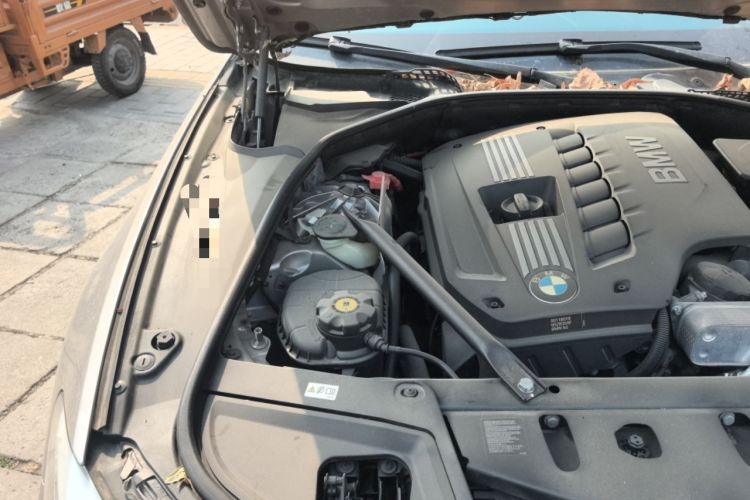 Used BMW 5 Series 2013 530Li Luxury Model Engine Bay Right