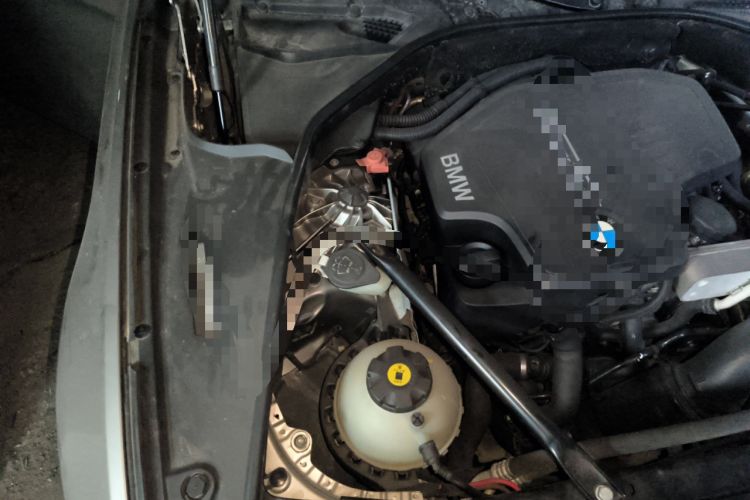 Used BMW 5 Series 2013 520Li Elegant Edition Engine Bay Right