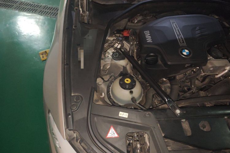 Used BMW 5 Series 2013 525Li Luxury Model Engine Bay Right