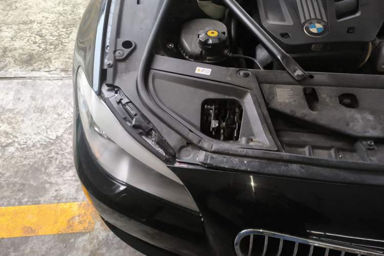 Used BMW 5 Series 2013 530Li Luxury Model Engine Bay Right
