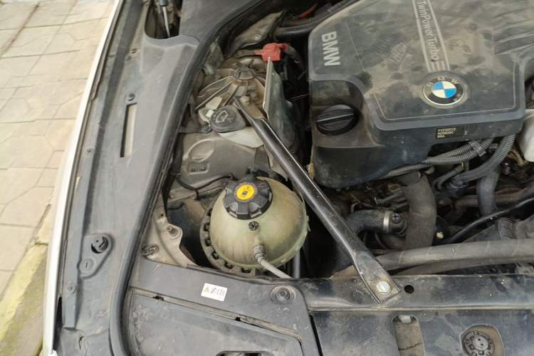 Used BMW 5 Series 2013 525Li Luxury Model Engine Bay Right