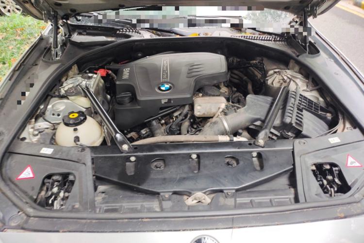 Used BMW 5 Series 2013 525Li Luxury Model Engine Bay