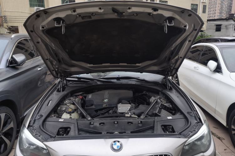 Used BMW 5 Series 2013 525Li Leading Model Engine Bay