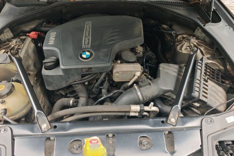 Used BMW 5 Series 2013 525Li Leading Model Engine Bay