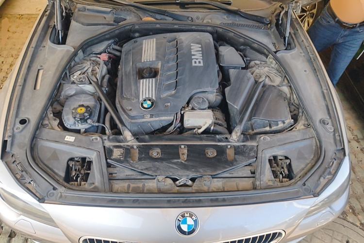Used BMW 5 Series 2013 530Li Leading Model Engine Bay
