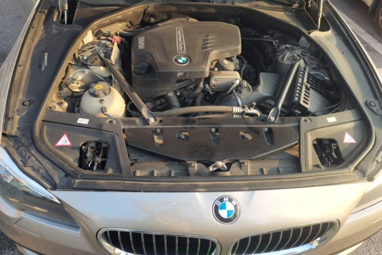 Used BMW 5 Series 2013 525Li Leading Model Engine Bay