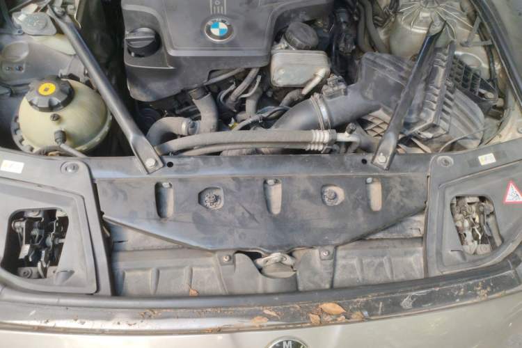 Used BMW 5 Series 2013 520i Elegant Edition Engine Bay