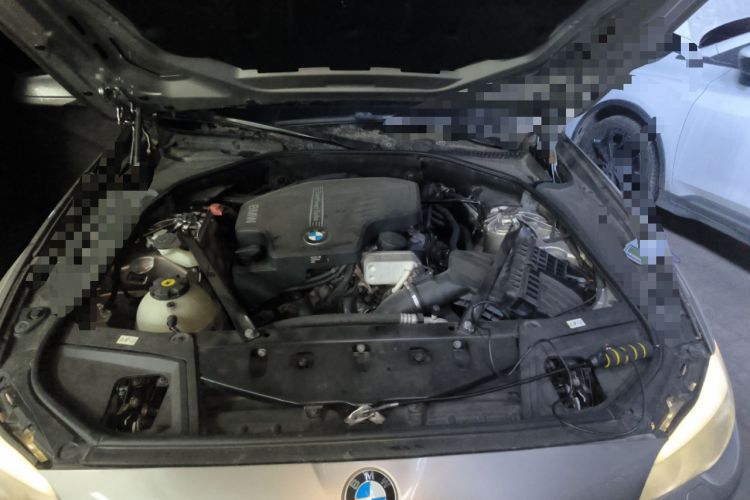 Used BMW 5 Series 2013 520Li Elegant Edition Engine Bay