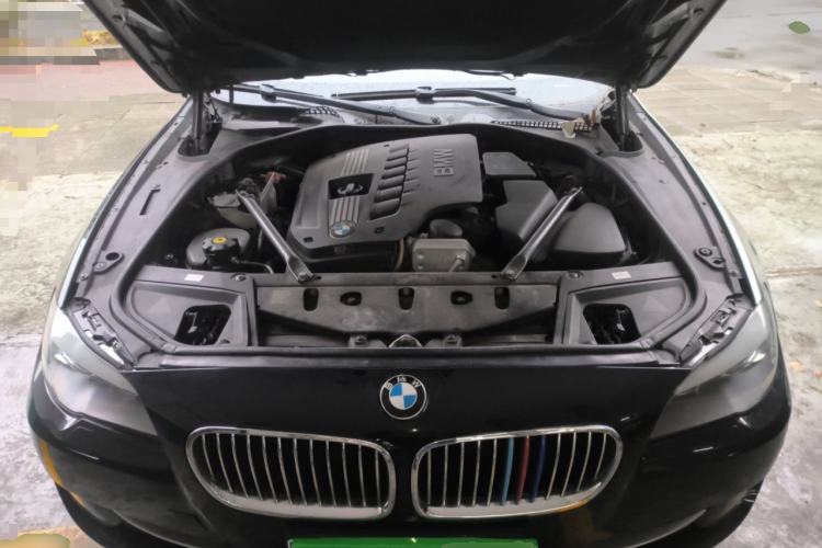 Used BMW 5 Series 2013 530Li Luxury Model Engine Bay