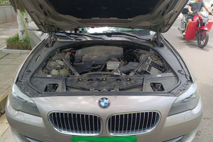 Used BMW 5 Series 2013 525Li Luxury Model Engine Bay