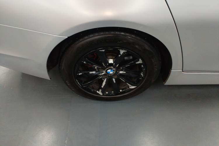 Used BMW 5 Series 2013 525Li Luxury Model Exterior 5