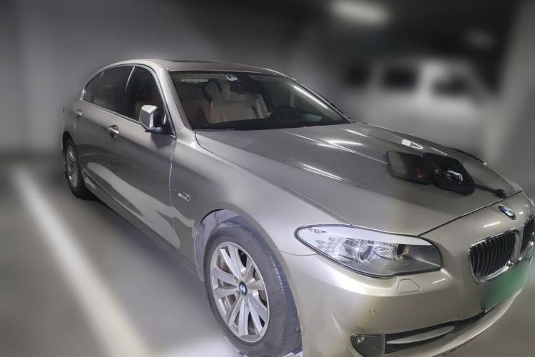 Used BMW 5 Series 2013 520Li Elegant Edition Front Right 45 Deg