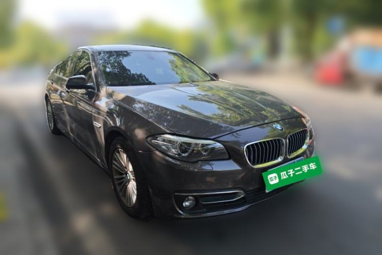 Used BMW 5 Series 2013 525Li Leading Model Front Right 45 Deg