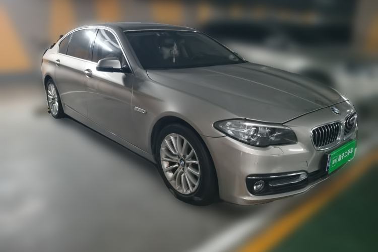 Used BMW 5 Series 2013 525Li Luxury Model Front Right 45 Deg