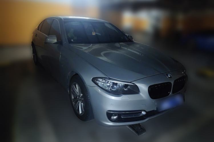 Used BMW 5 Series 2013 525Li Luxury Model Front Right 45 Deg