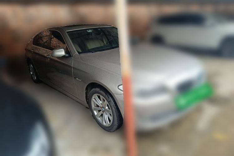 Used BMW 5 Series 2013 520Li Elegant Edition Front Right 45 Deg