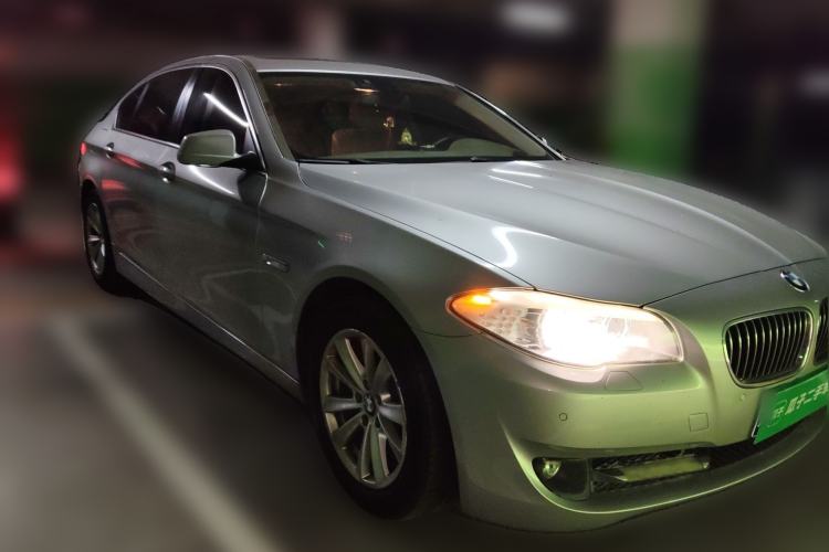 Used BMW 5 Series 2013 525Li Luxury Model Front Right 45 Deg