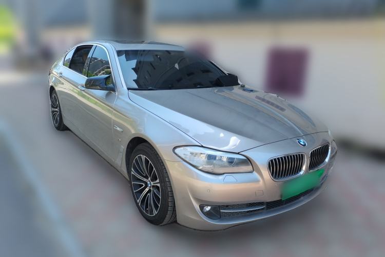 Used BMW 5 Series 2013 525Li Luxury Model Front Right 45 Deg