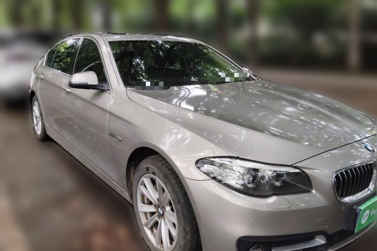 Used BMW 5 Series 2013 520Li Elegant Edition Front Right 45 Deg