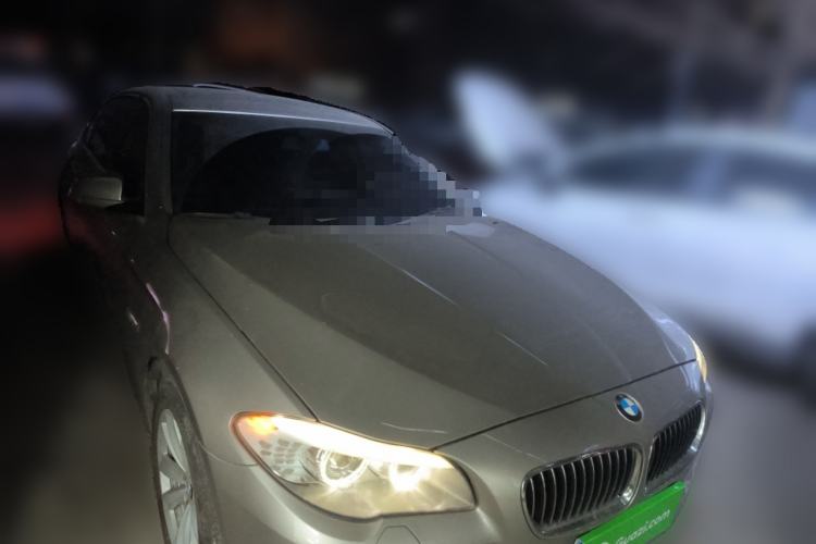 Used BMW 5 Series 2013 520Li Elegant Edition Front Right 45 Deg