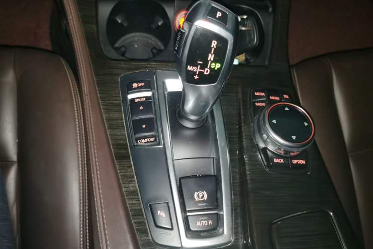 Used BMW 5 Series 2013 525Li Luxury Model Gear Lever