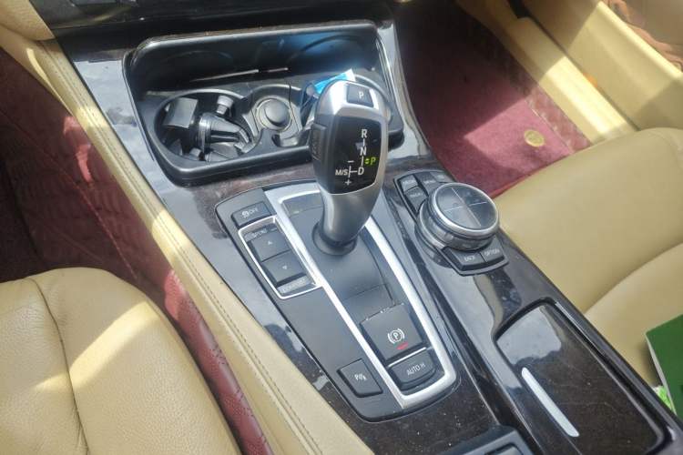 Used BMW 5 Series 2013 525Li Luxury Model Gear Lever