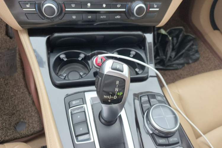 Used BMW 5 Series 2013 525Li Luxury Model Gear Lever