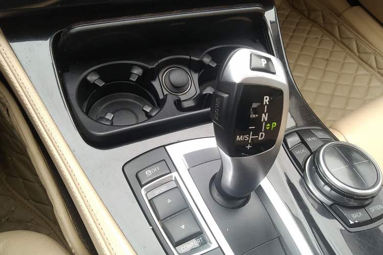 Used BMW 5 Series 2013 525Li Luxury Model Gear Lever