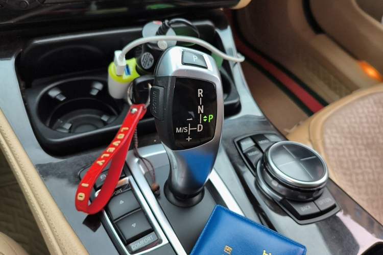Used BMW 5 Series 2013 525Li Luxury Model Gear Lever