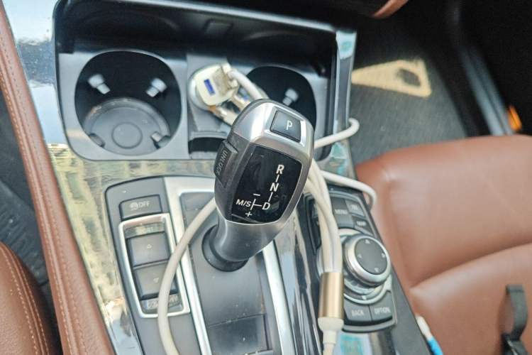 Used BMW 5 Series 2013 520i Elegant Edition Gear Lever