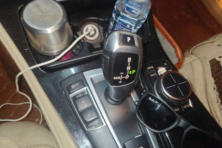 Used BMW 5 Series 2013 525Li Luxury Model Gear Lever
