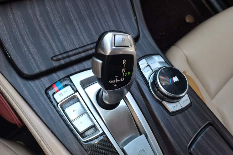 Used BMW 5 Series 2013 525Li Luxury Model Gear Lever