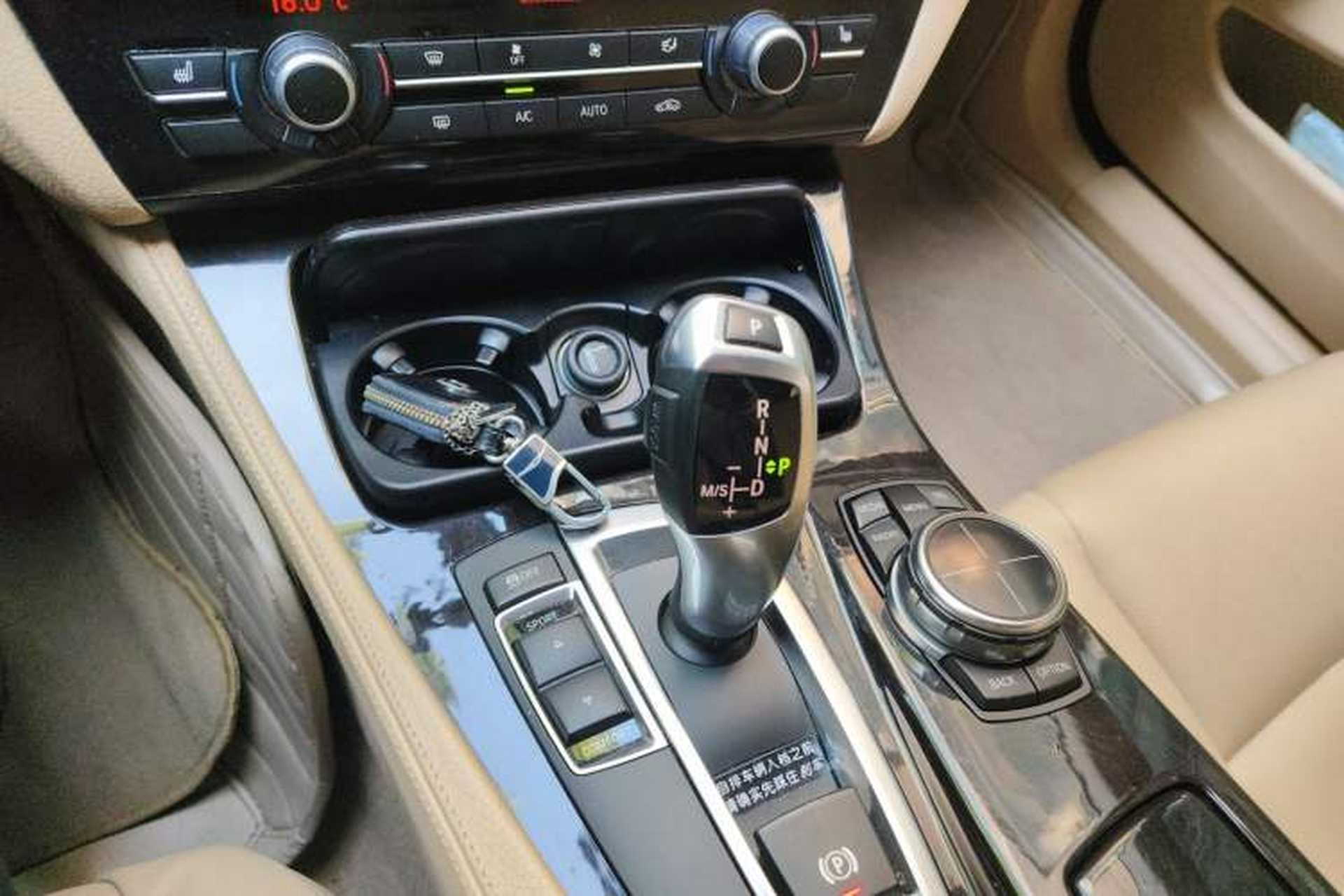 Used BMW 5 Series 2013 525Li Luxury Model Gear Lever