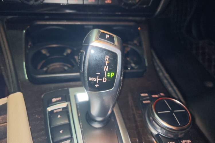 Used BMW 5 Series 2013 525Li Luxury Model Gear Lever