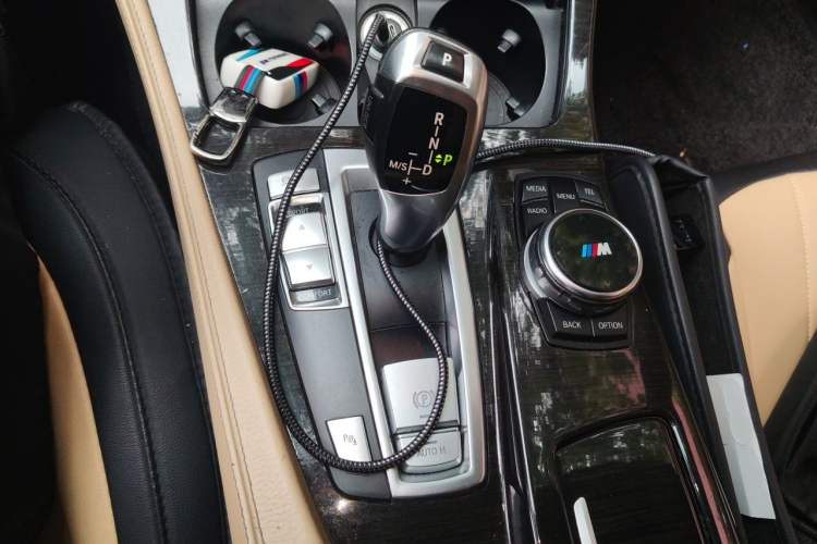 Used BMW 5 Series 2013 525Li Luxury Model Gear Lever