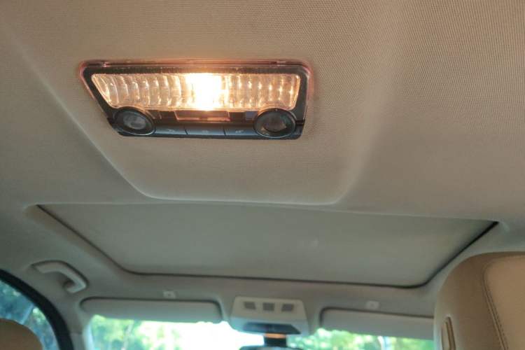 Used BMW 5 Series 2013 525Li Leading Model Headliner